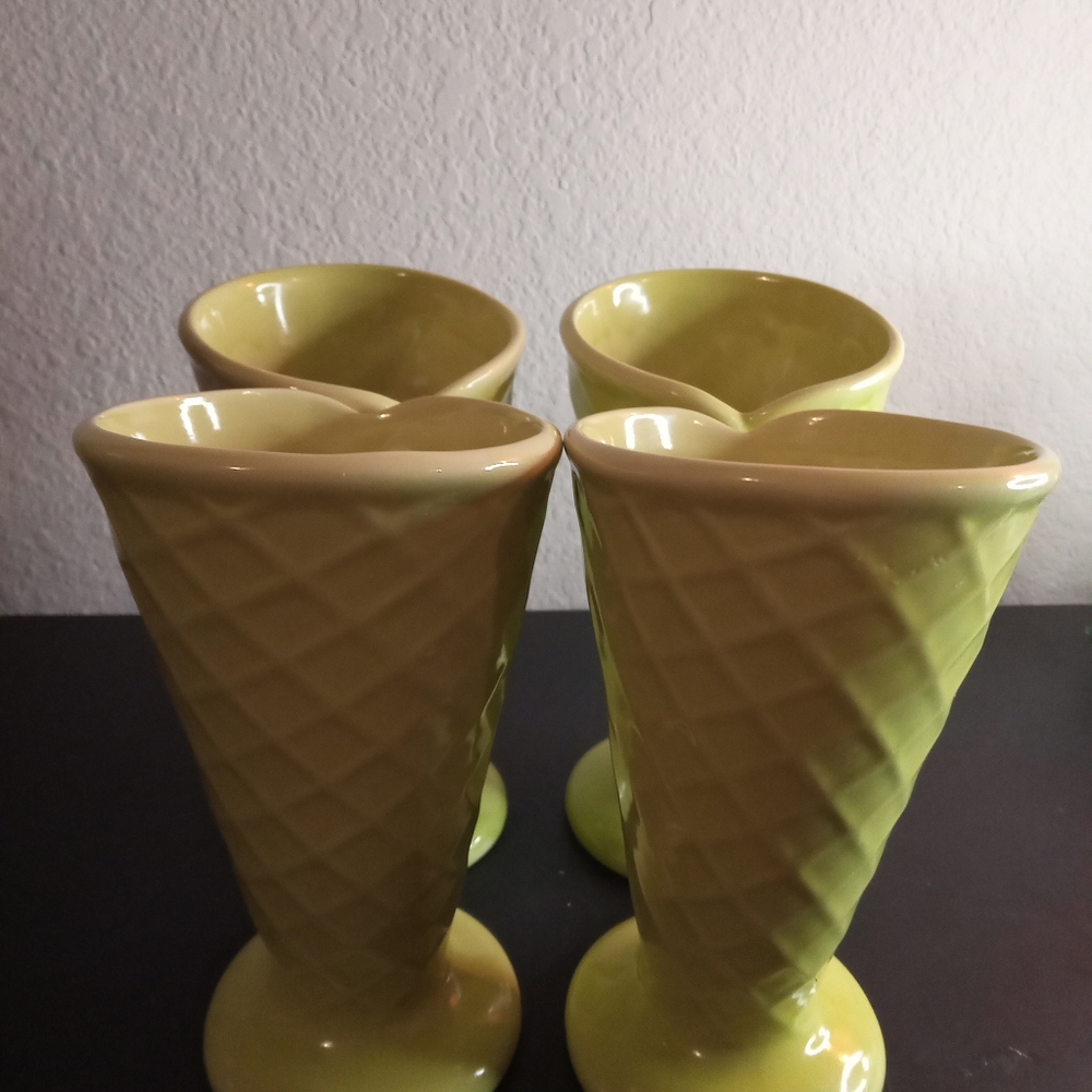 Trisa Ice cream Waffle Pattern Green 6" Cups Set of 4